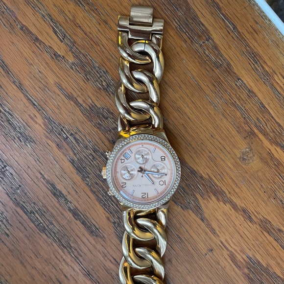 Michael Kors Women's Runway Rose Gold-Tone Watch MK3247 - Picture 3 of 5